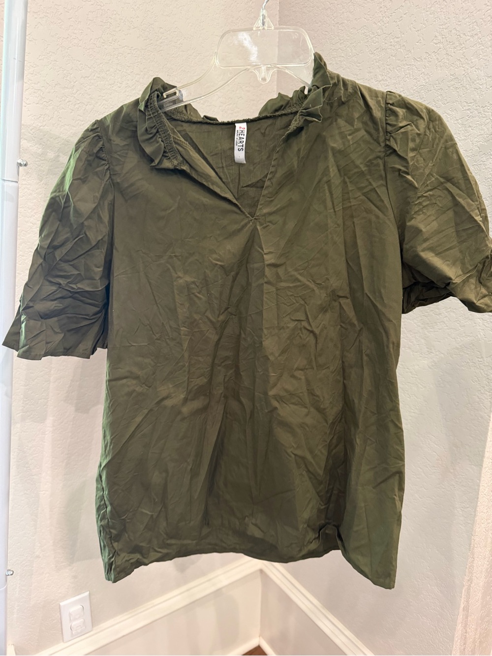 Relaxed Olive Green V-Neck Blouse with Short Sleeves